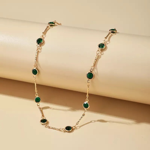 "Lydia" Emerald Green Jewel Gold Minimalist Dainty Simple Casual/Festival Choker - Picture 4 of 10